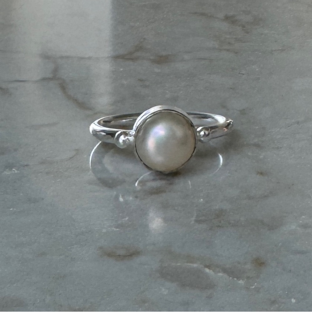 NWOT Sundance Peaceful Ring, Pearl, Sterling Silver